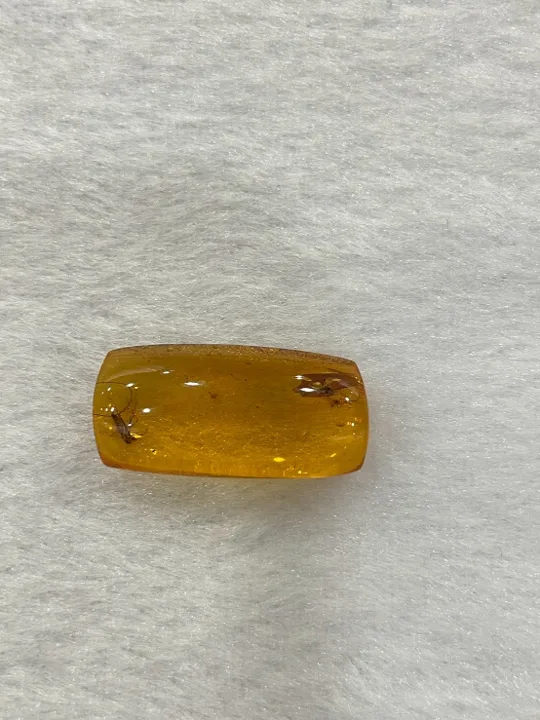 黃棕色調琥珀・隨形弧面琢型 AMB-L-0-00117
