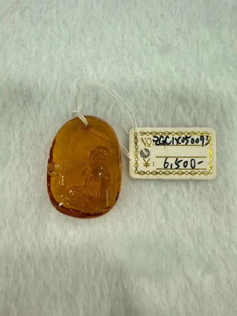 黃色調琥珀・橢圓弧面墜子 AMB-P-0-00061