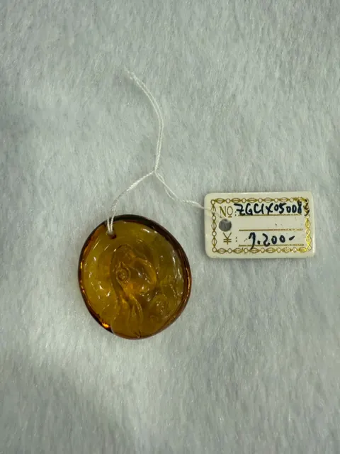 黃色調琥珀・水滴弧面墜子 AMB-P-0-00051