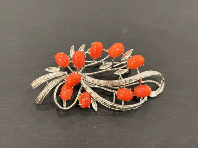 紅色珊瑚・珊瑚胸針 COA-AK-00011