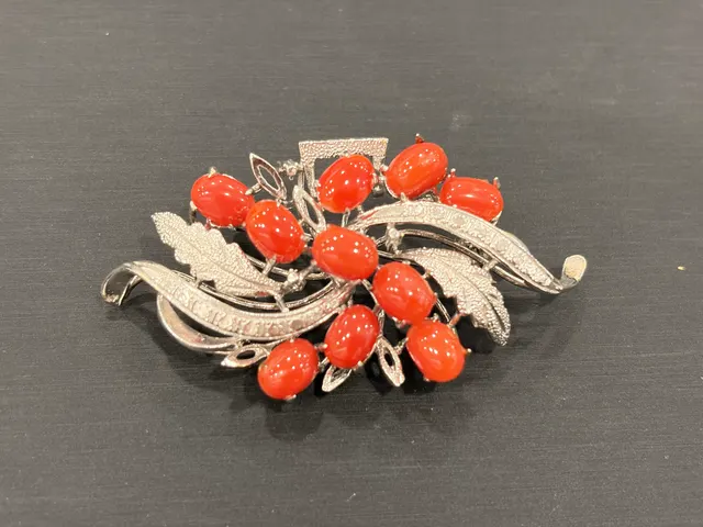 紅色珊瑚・珊瑚胸針 COA-AK-00006