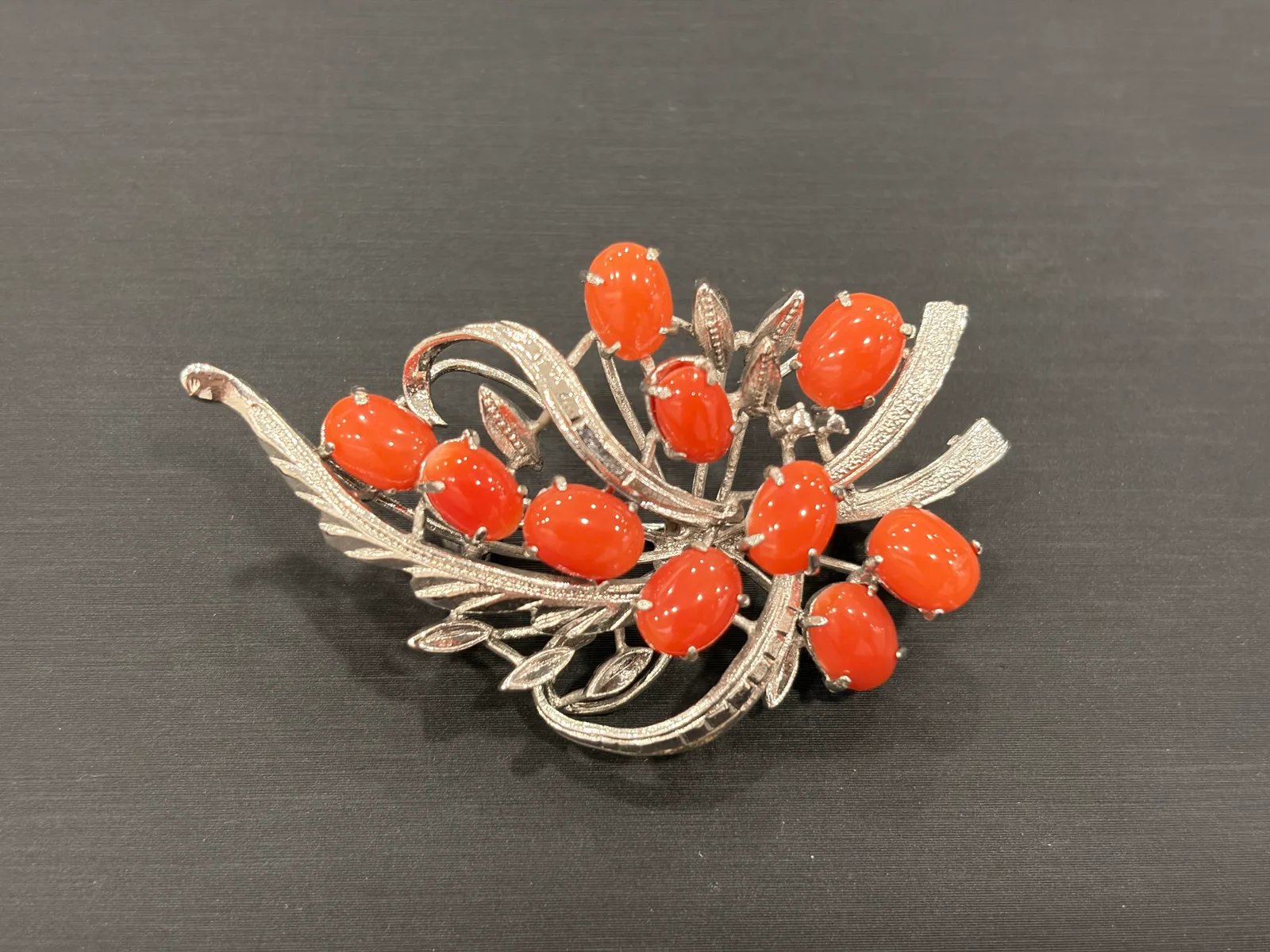 紅色珊瑚・珊瑚胸針 COA-AK-00010