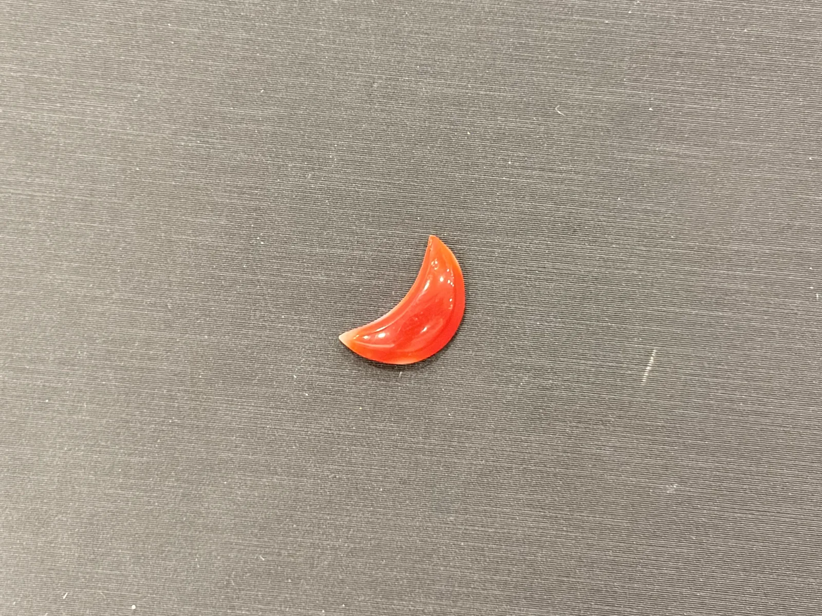 紅色珊瑚・半月形弧面琢型 COA-L0-00009