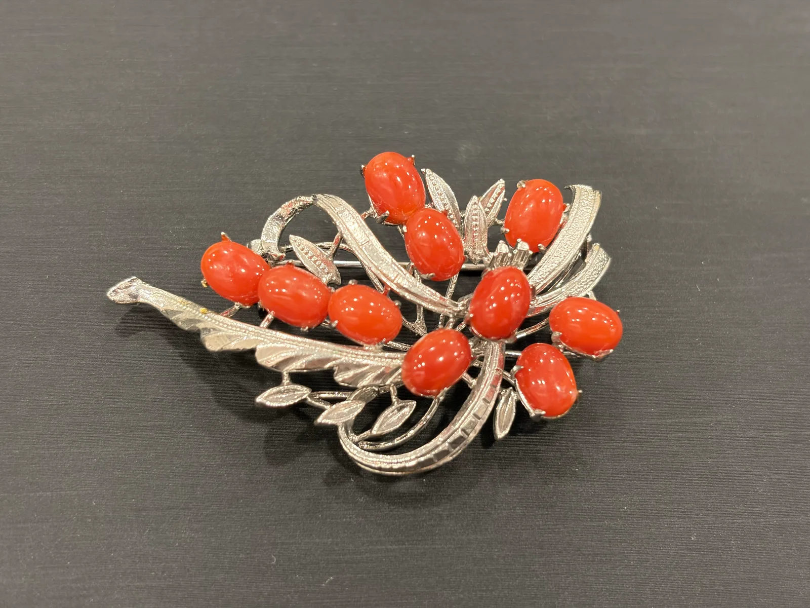 紅色珊瑚・珊瑚胸針 COA-AK-00009