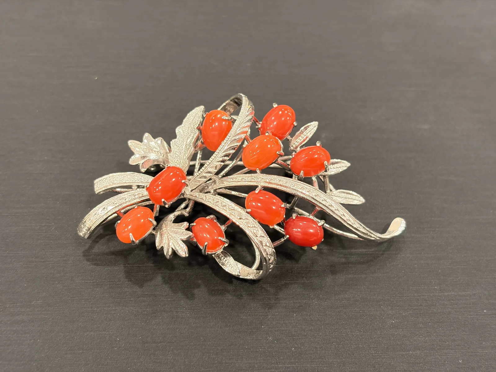 紅色珊瑚・珊瑚胸針 COA-AK-00004