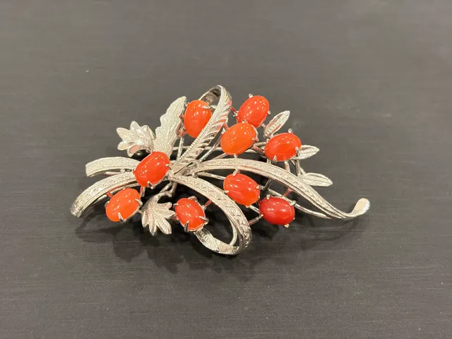 紅色珊瑚・珊瑚胸針 COA-AK-00004