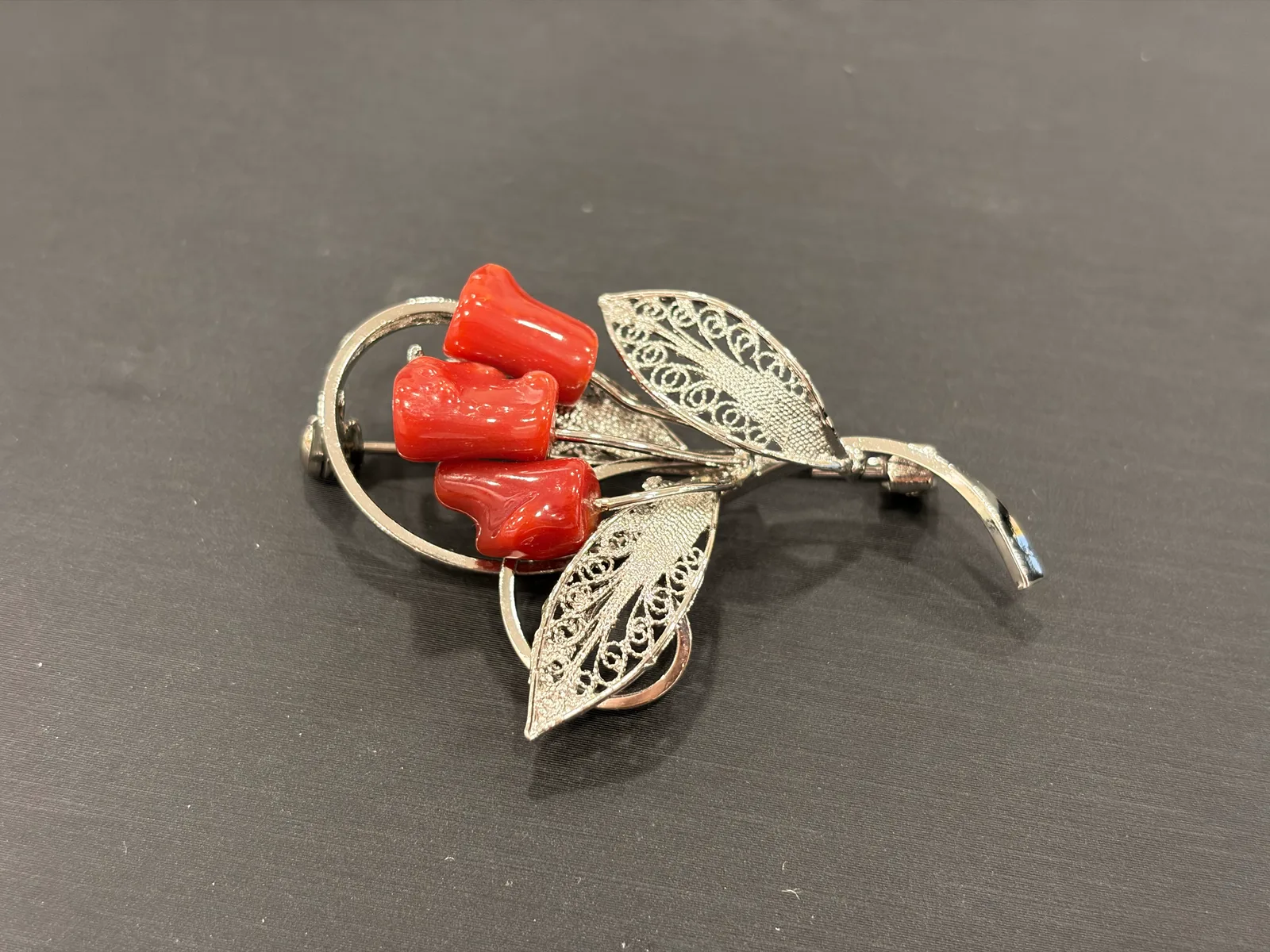 紅色珊瑚・珊瑚胸針 COA-AS-00006