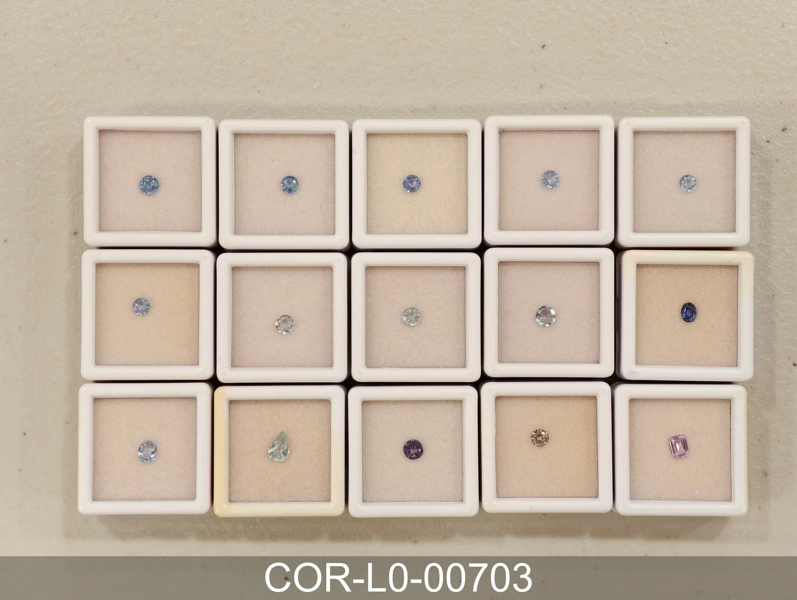 紫色剛玉 COR-L0-00703