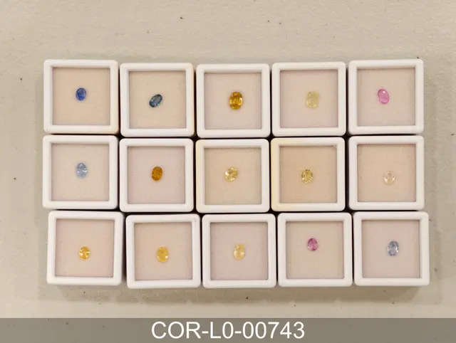 黃色剛玉 COR-L0-00743
