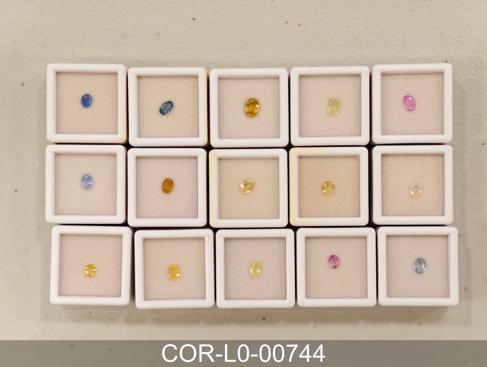 黃色剛玉 COR-L0-00744