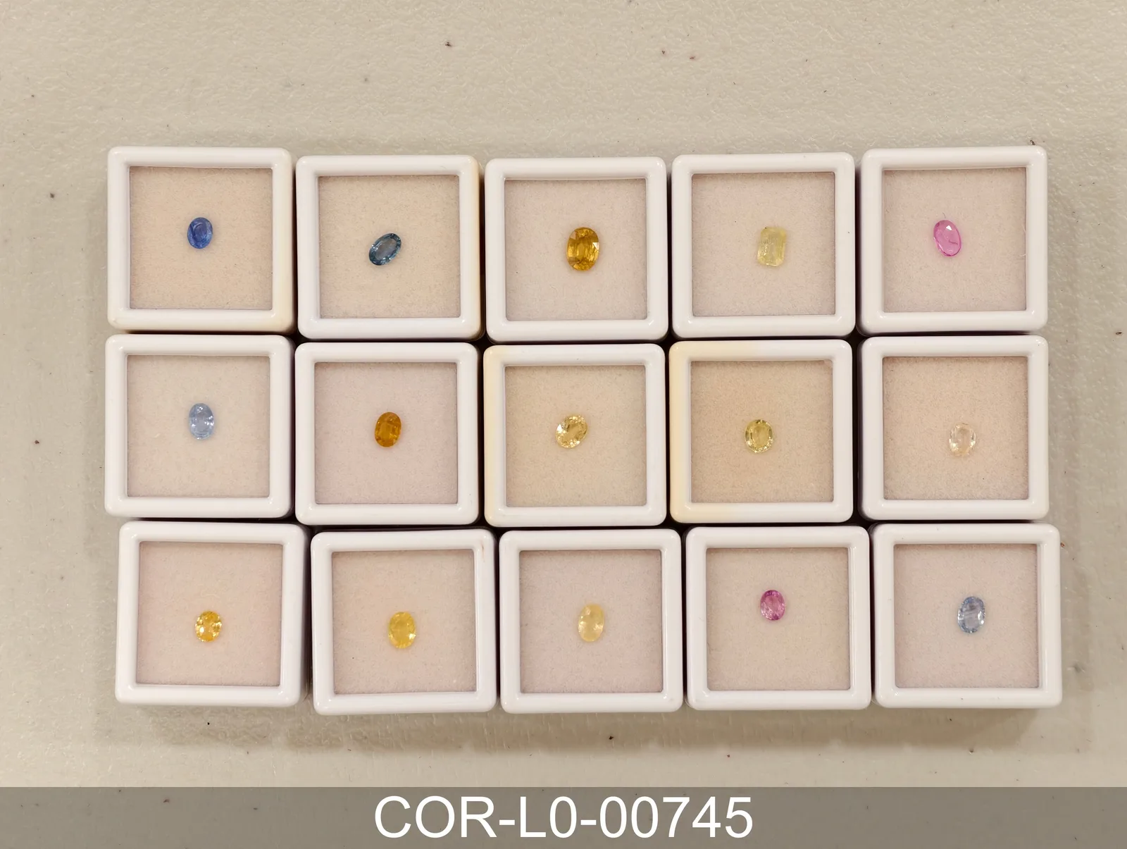 淡黃色剛玉 COR-L0-00745