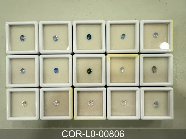 無色剛玉 COR-L0-00806