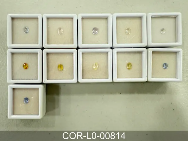 無色剛玉 COR-L0-00814