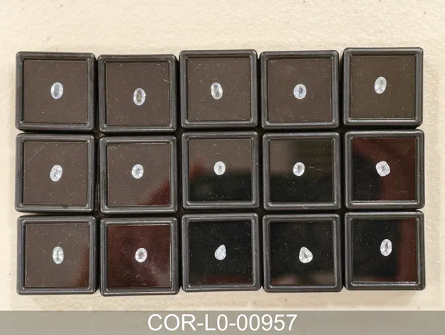 淡藍色剛玉 COR-L0-00957