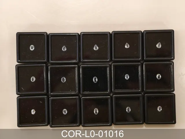 淡藍色剛玉 COR-L0-01016