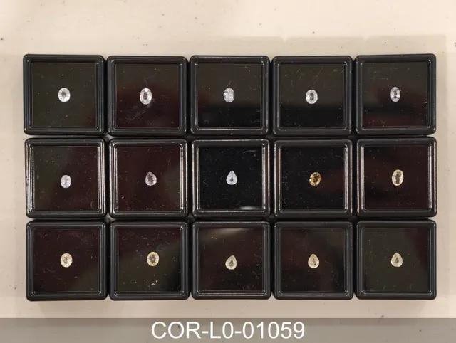 淡藍色剛玉 COR-L0-01059