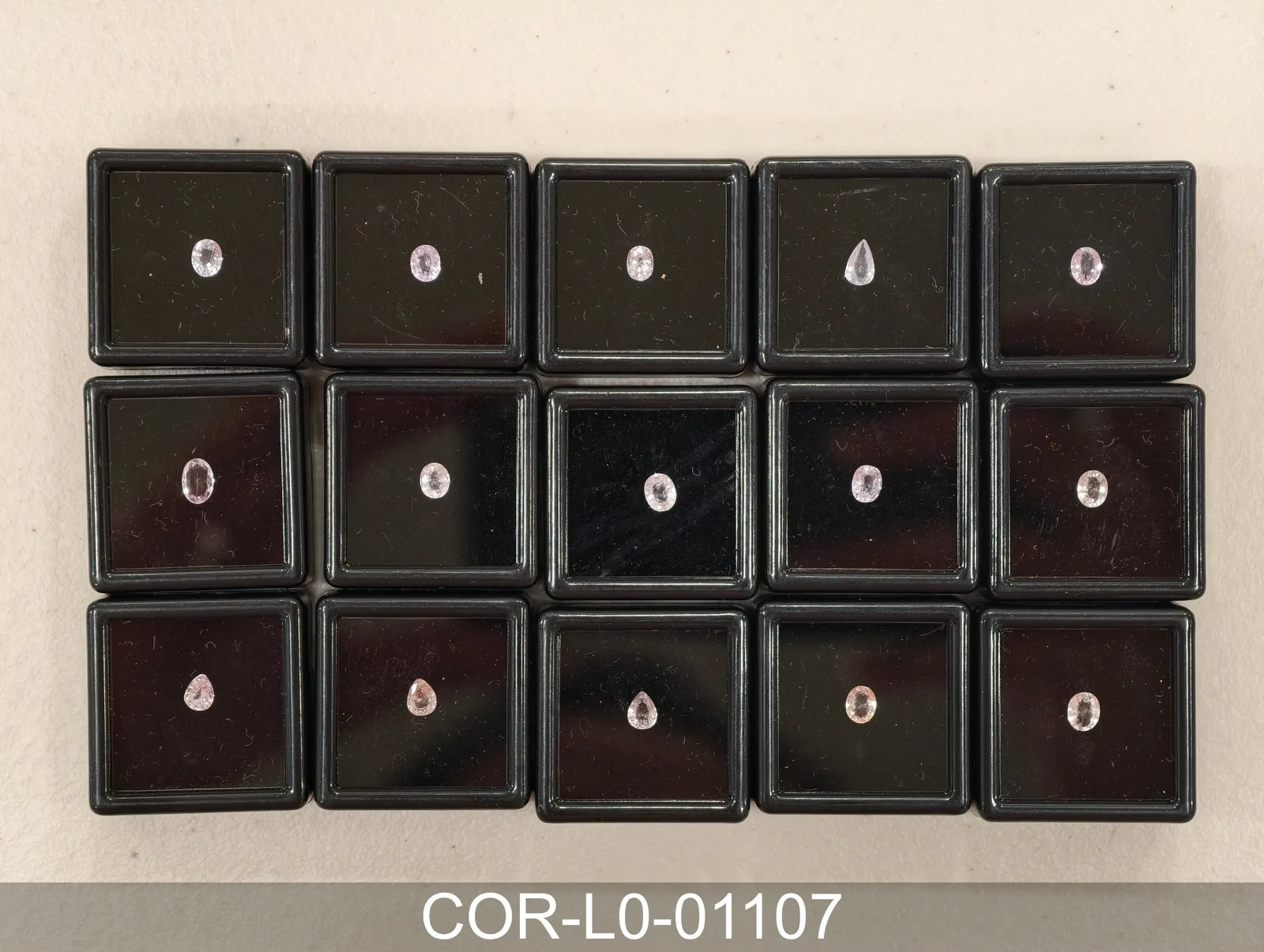 淡粉色剛玉 COR-L0-01107