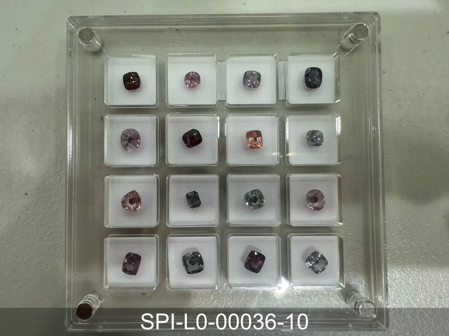灰色尖晶石 SPI-L0-00036-10