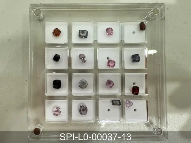 粉橘色尖晶石 SPI-L0-00037-13